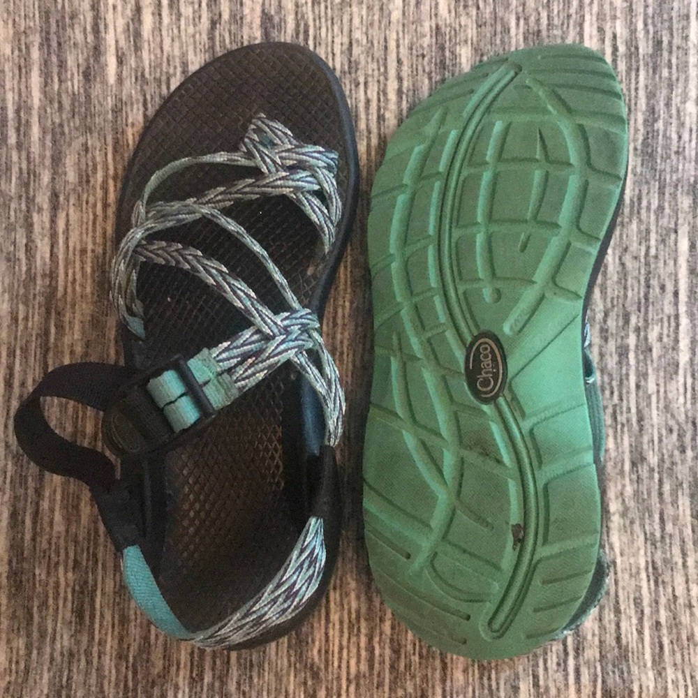 Size 7 toe strap Chacos